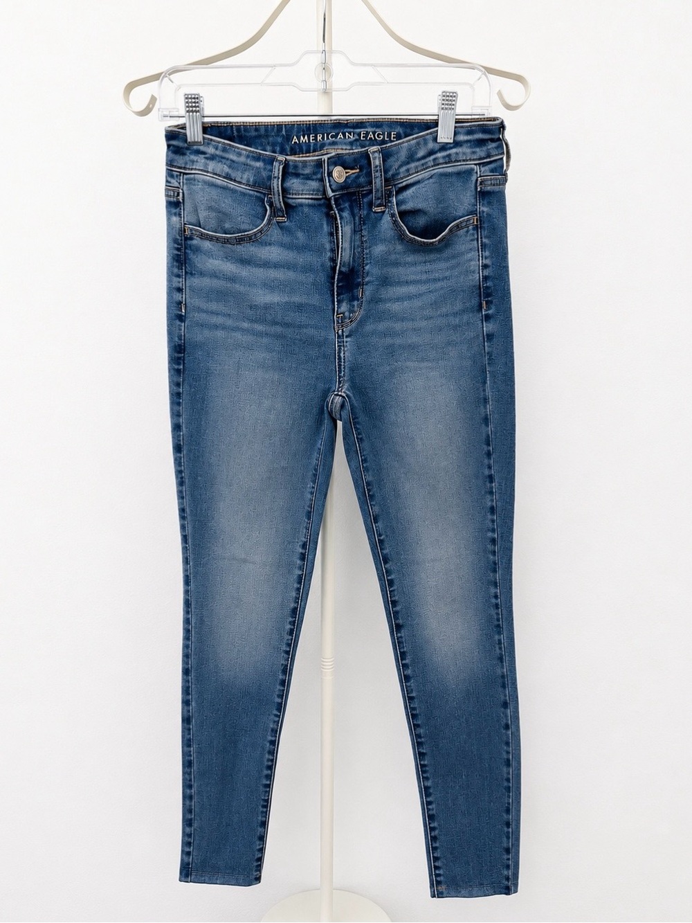 American Eagle Outfitters Skinny Jeans in Medium Blue Wash